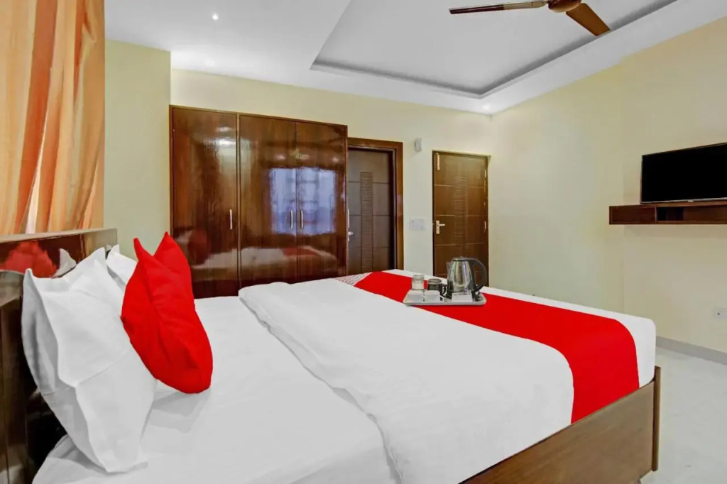 OYO Flagship 70251 Hotel Starwood
