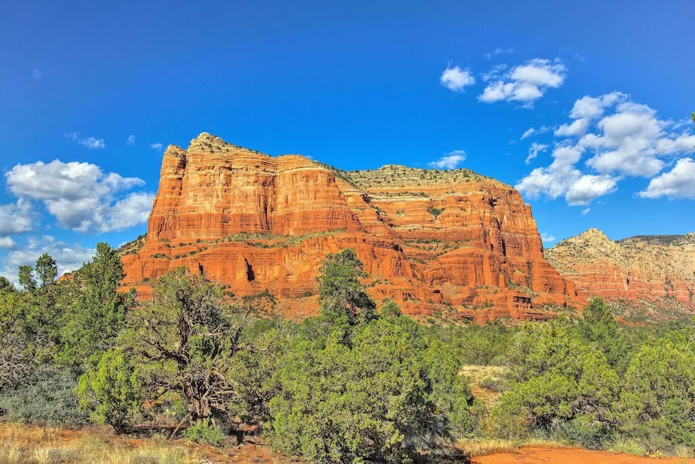 Romantic Sedona Suite w/ Patio < 1 Mi to Trails