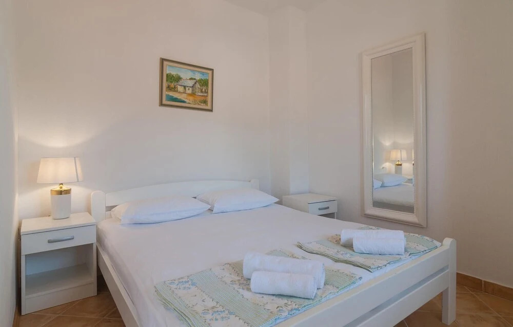 Awesome Home in Pucisca With 7 Bedrooms, Wifi and Outdoor Swimming Pool