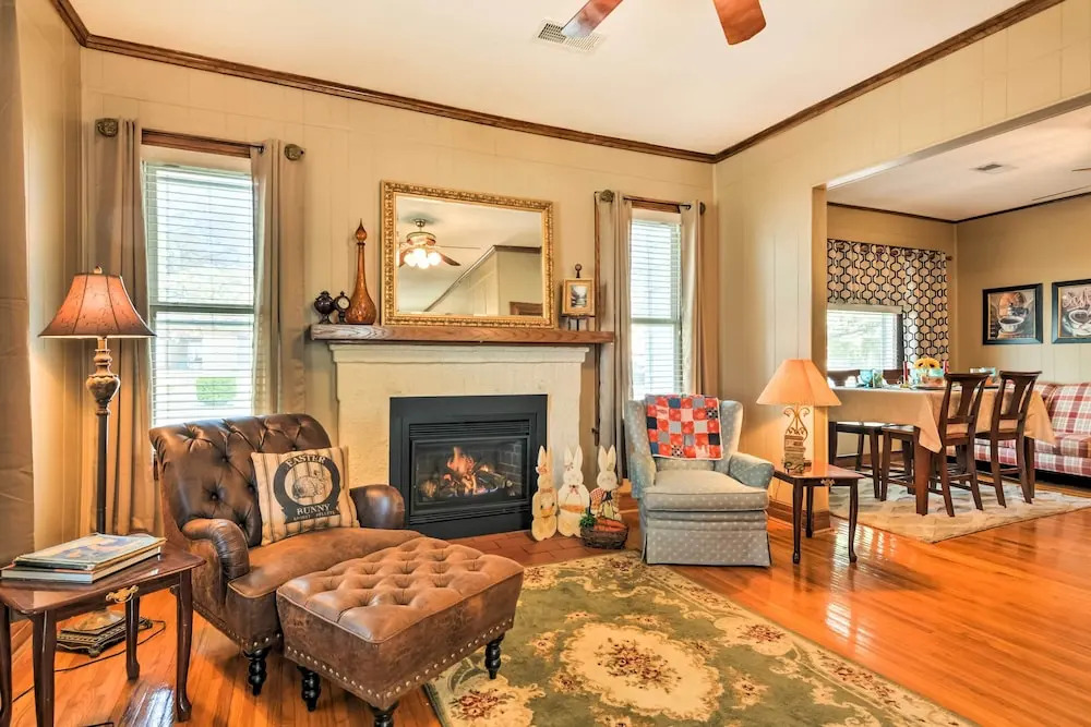 Charming Craftsman Home in Downtown Bartlesville!