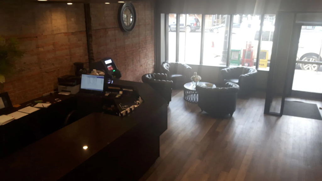 Commercial Hotel