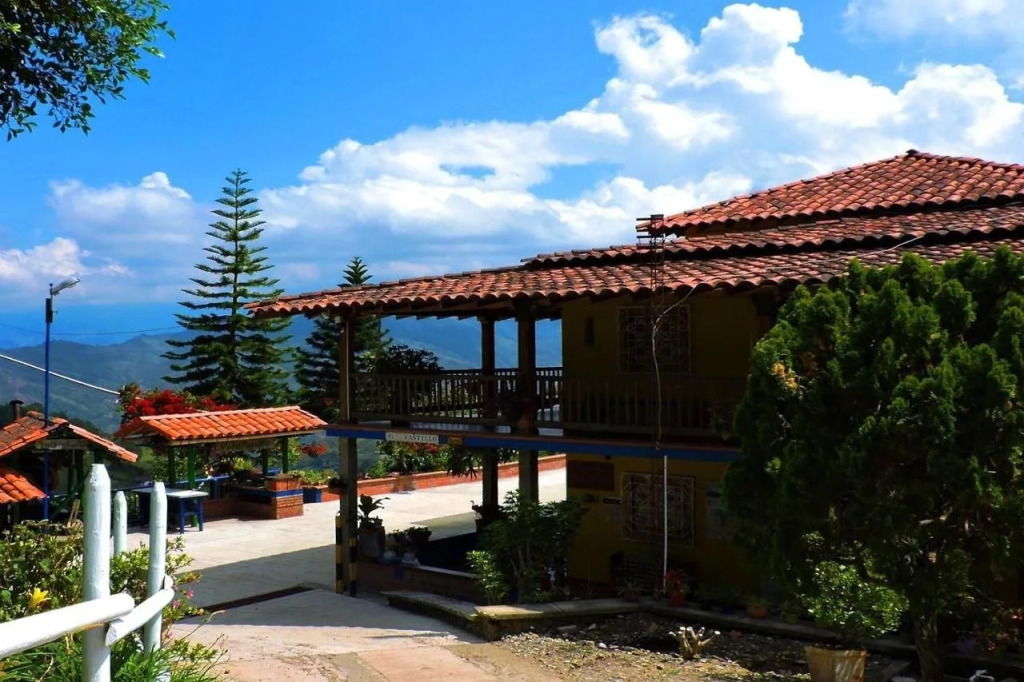 Castillo de Cascadas Finca Hotel