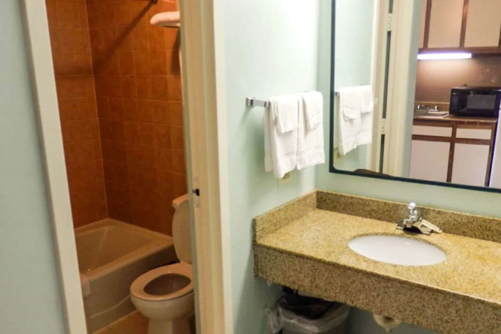 Red Roof Inn PLUS & Suites Virginia Beach - Seaside