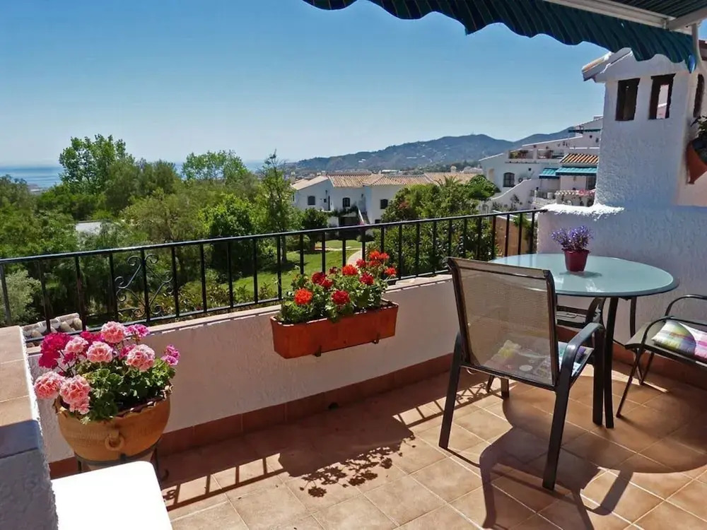 La Perla - South Facing, Sun Morning to Evening