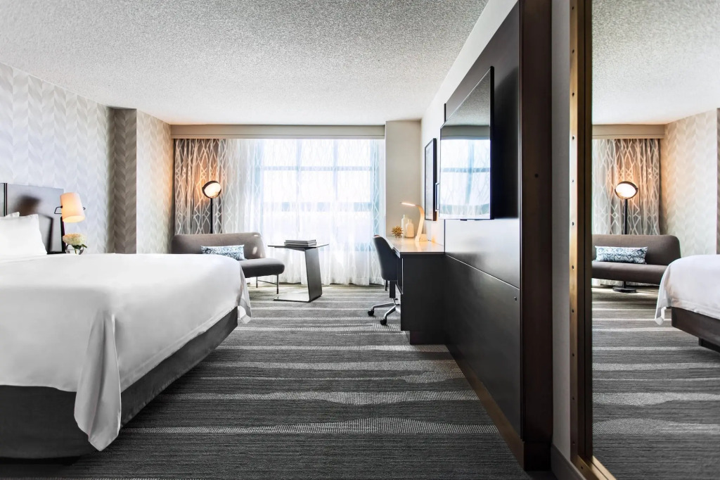 Renaissance Los Angeles Airport Hotel