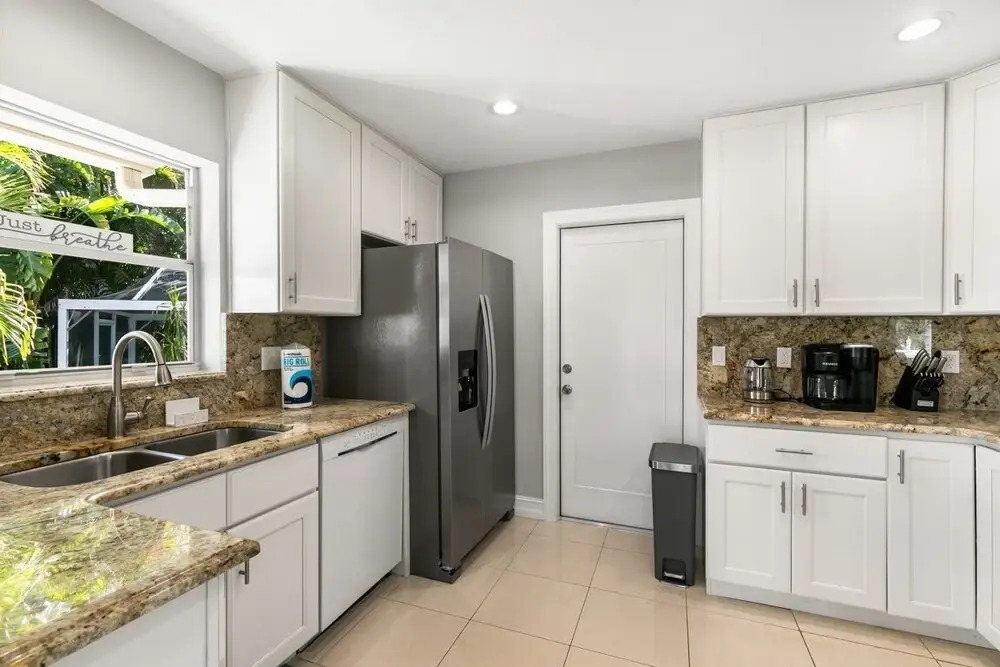 Barcelona Ct. 483, Marco Island Vacation Rental 5 Bedroom Home by Redawning