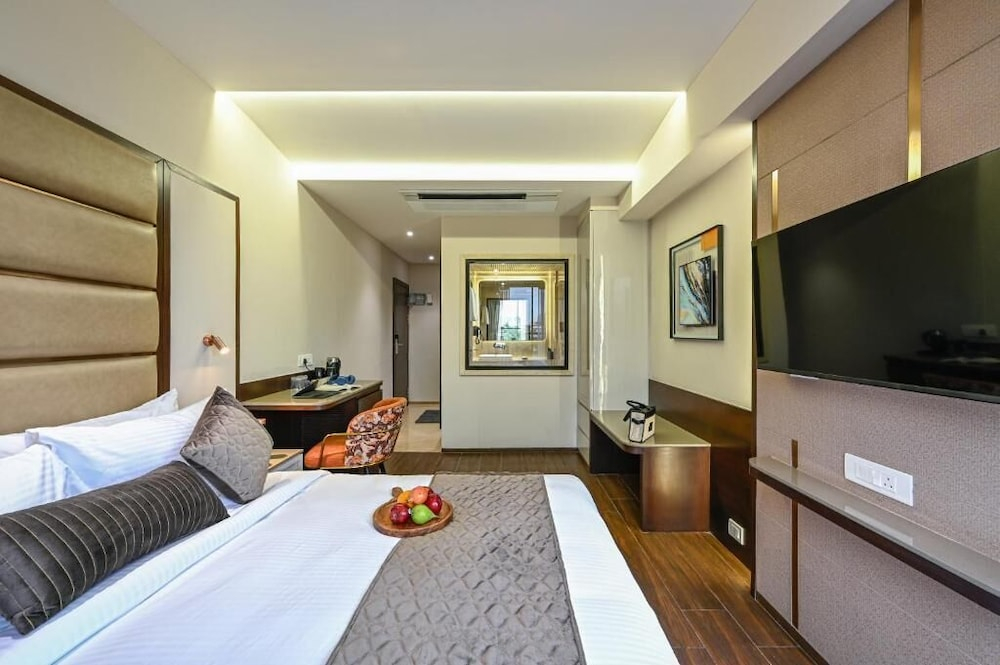 Hotel Grand Girdhar Premier