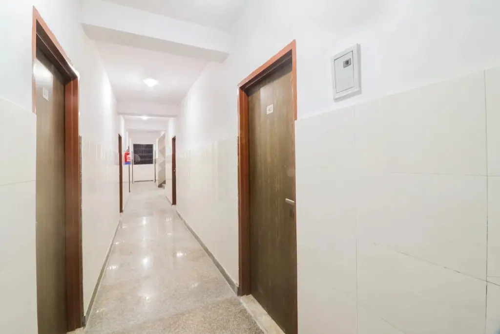 Lovely Inn by OYO Rooms