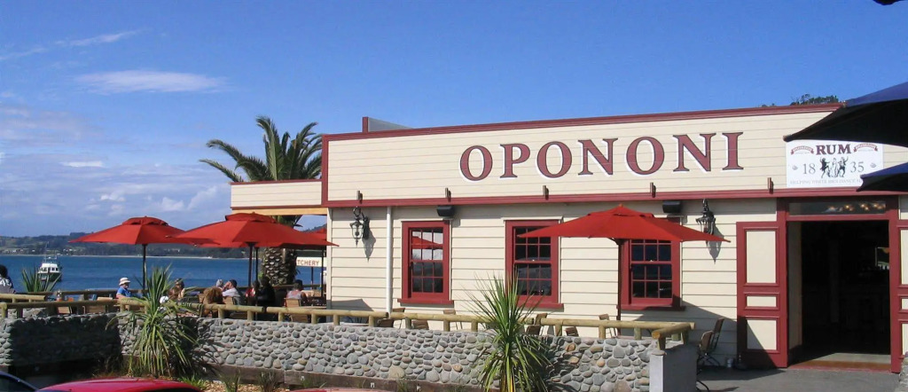 Opononi Hotel