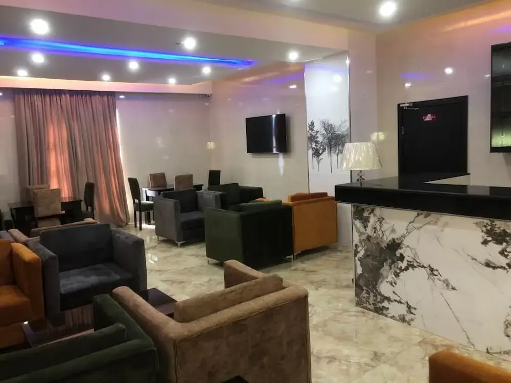 Quince Garden Hotel