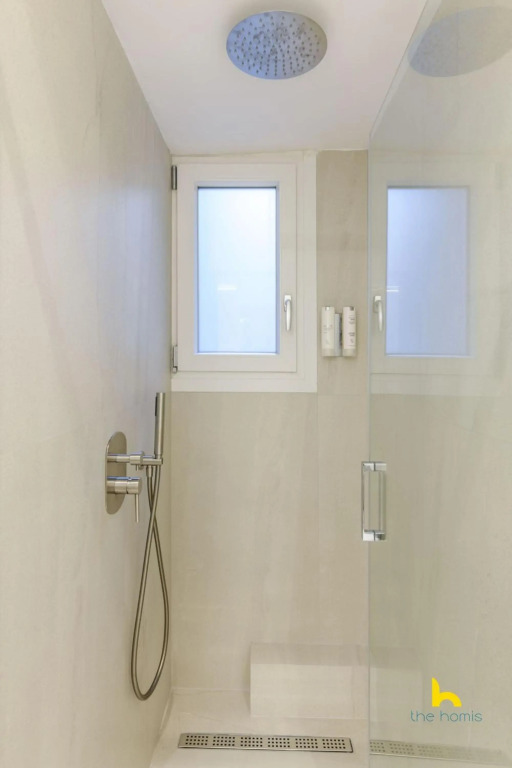 Sun-Splashed 2-BDR Corner Apartment with Hillside views!