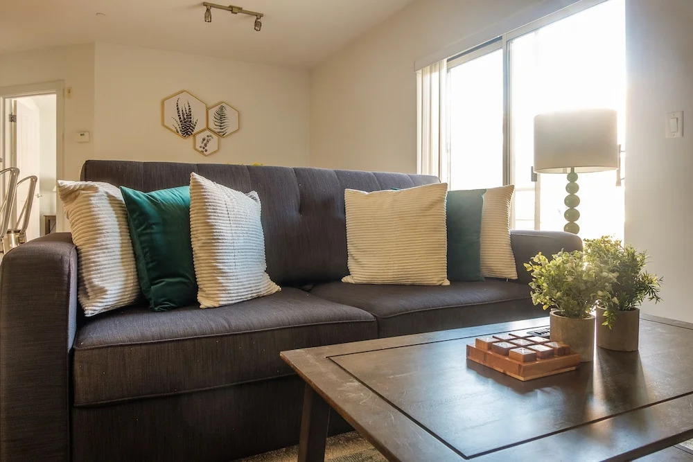 Classic Third Ward Apts by Frontdesk