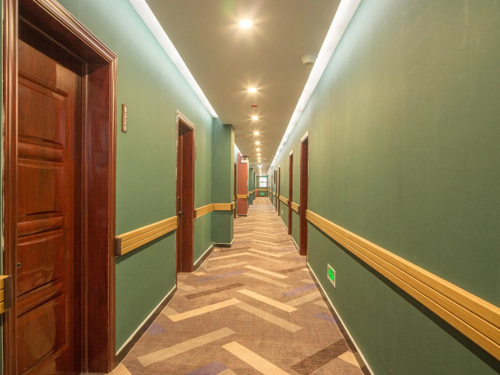 Hill Lily Hotel