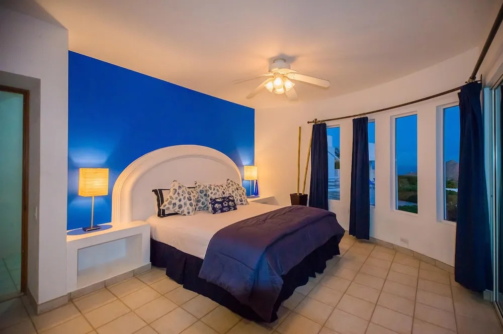 Elegant 6 Bedroom Villa With Amazing Ocean Views: Villa Clara Vista