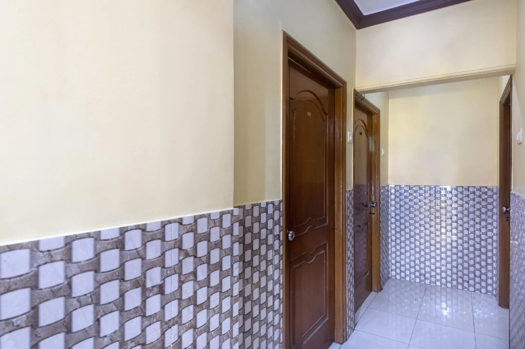 OYO 44090 Hotel Classic Residency