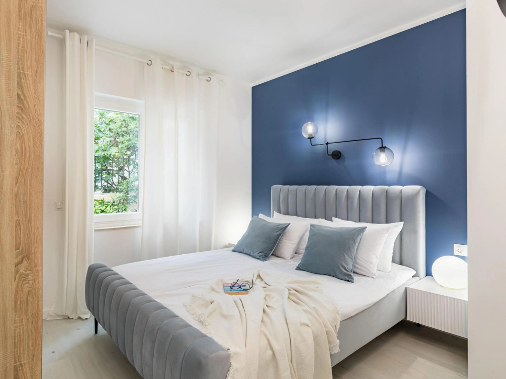 Apartment in Slatine Near the Sea Beach