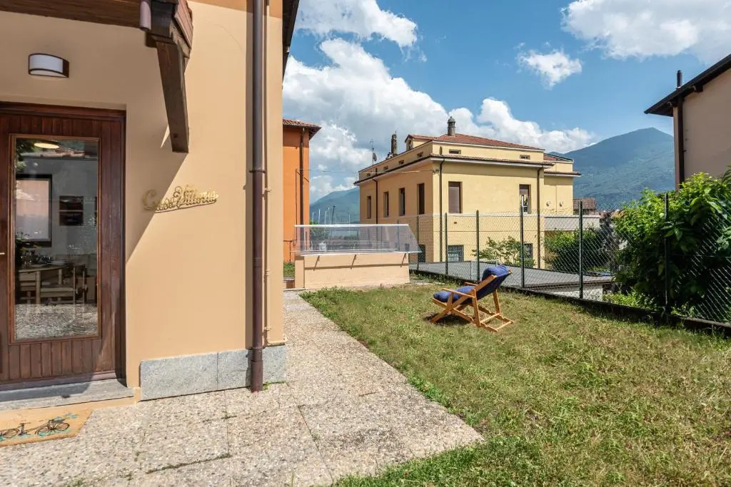 Terraced house on the lakeside of Gravedona - Larihome A04