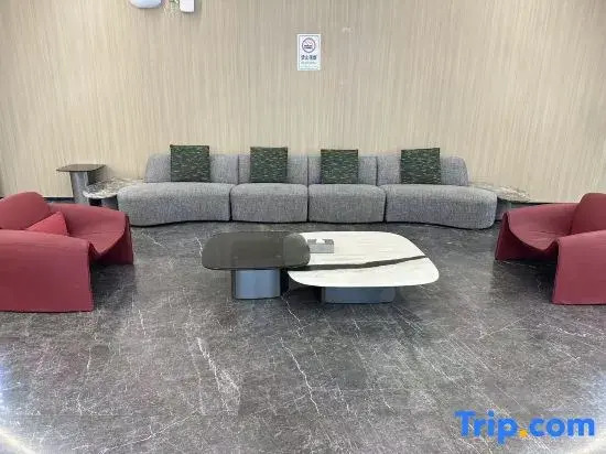 Huaxigu Hot Spring Hotel (Xinxiang Xinfeng Avenue Zhenxing Community Cultural Square)
