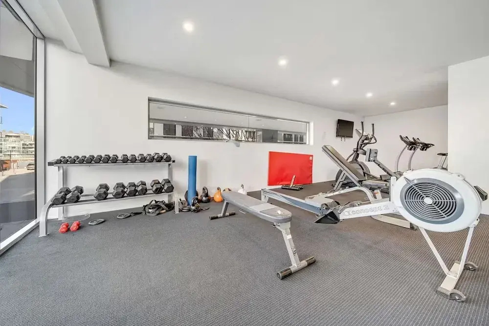Stylish 1-bed Retreat Steps From Foreshore
