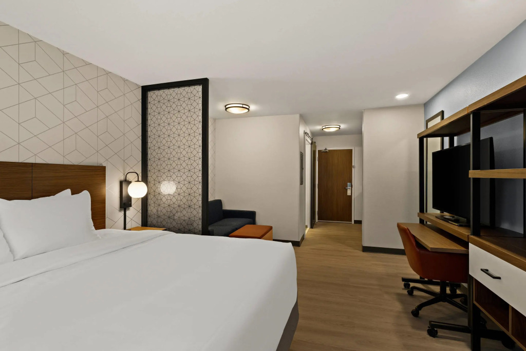 Everhome Suites Bowling Green by Choice Hotels