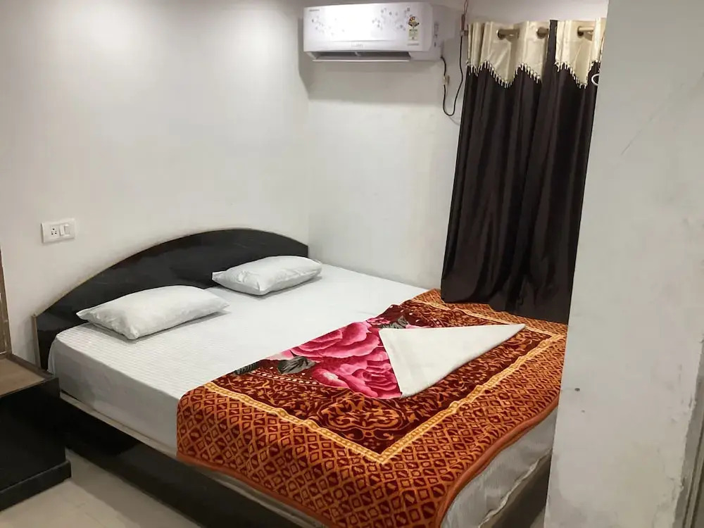 Hotel Dharam Mukti Utsav Bhawan (DMUB)