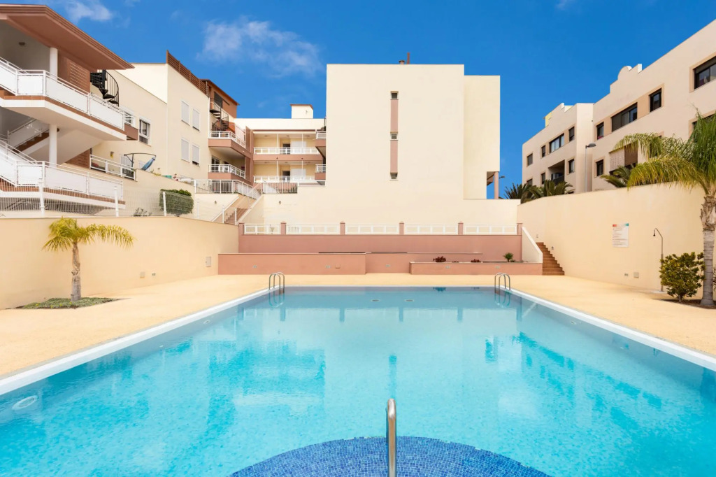 Home2Book Beautiful Duplex Parque La Reina + Wifi