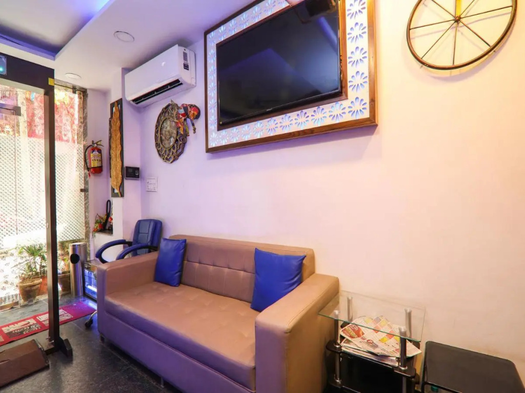 Hotel Amar International