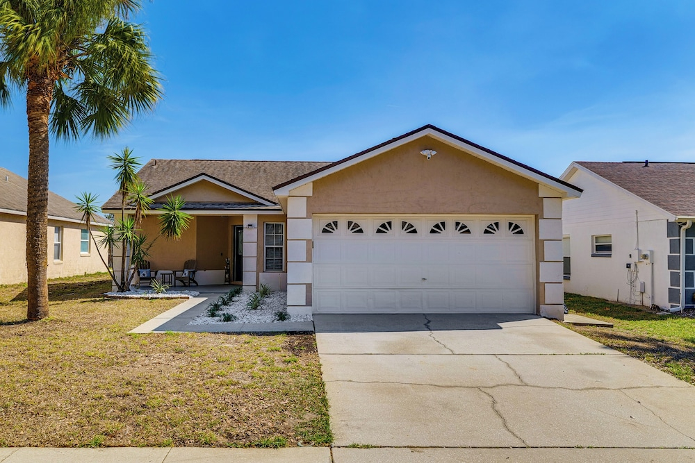 5 Mi to Disney: Renovated Group Getaway, Game Room