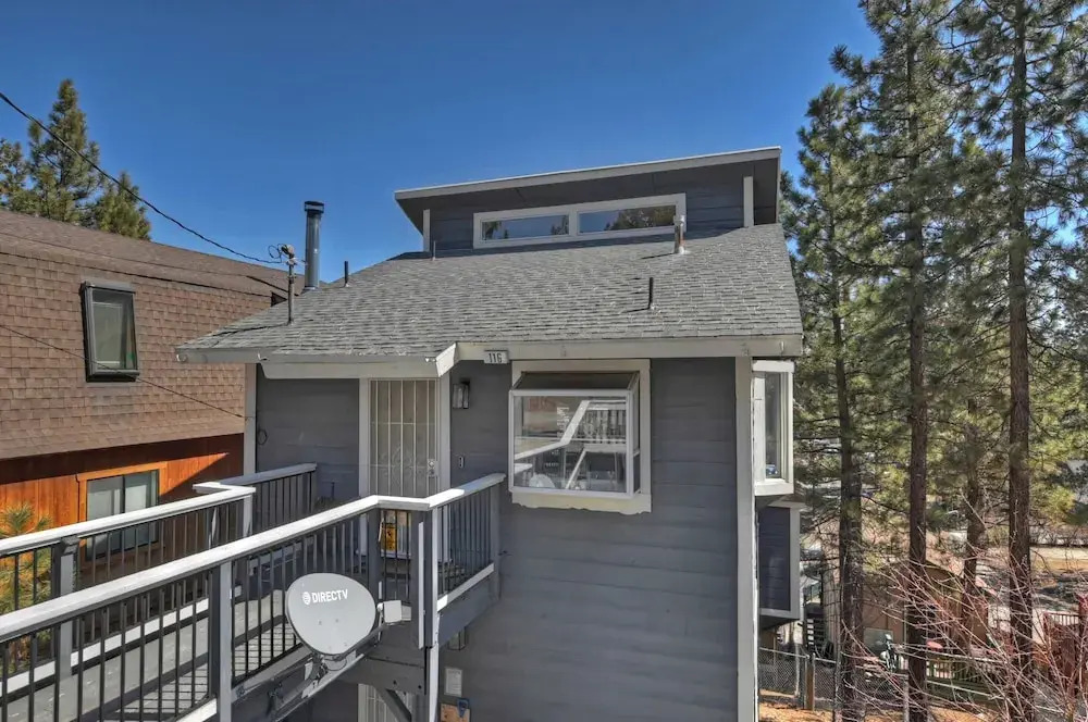 Mountain Palette by Avantstay Hot Tub, Game Room, Deck, Sweeping Views!