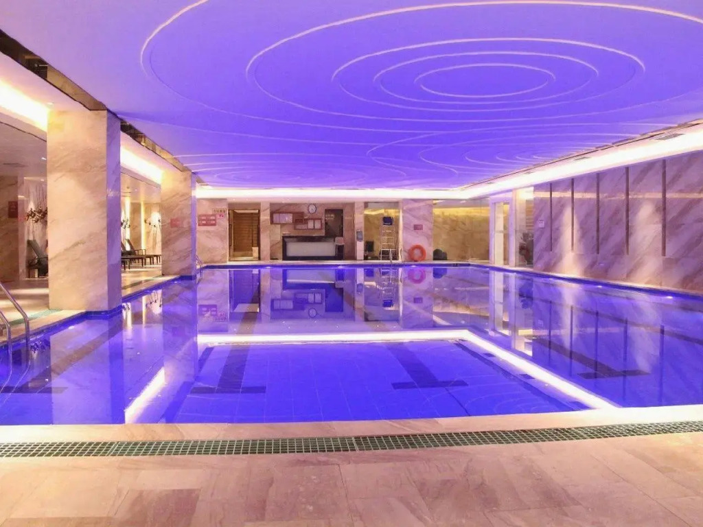 Guolong Hotel