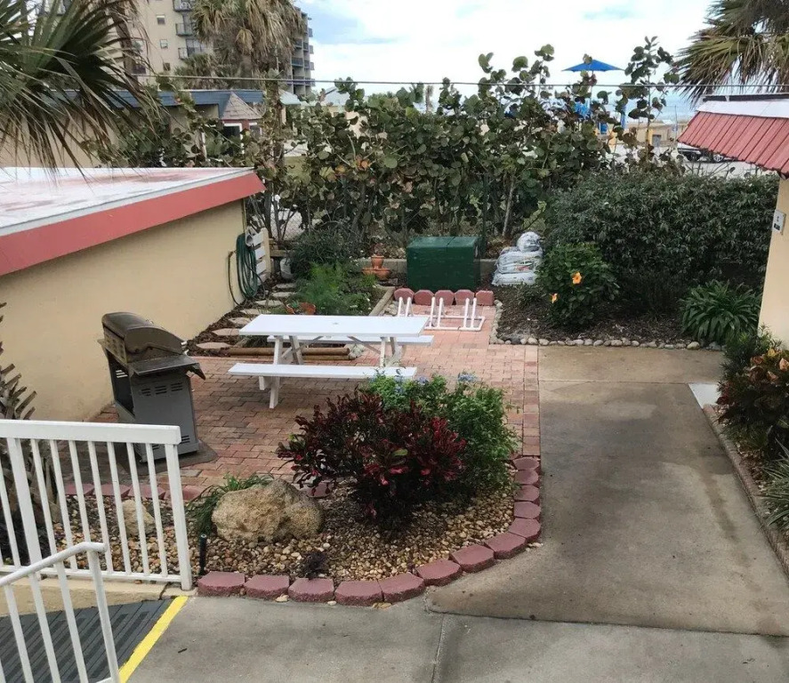 Win-San A-213 - 2 Br Condo