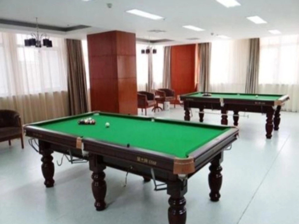 Yi Li Ao Si Te Hotel