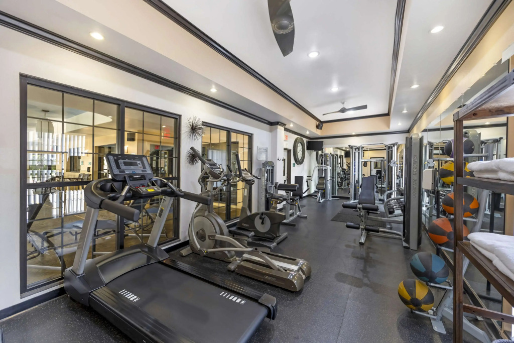 Best Western Plus Emerald Inn & Suites