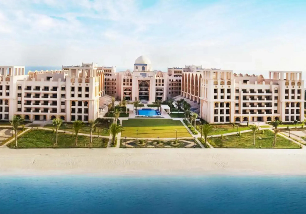 Bright 1bd 110m2 in Palm. Pool, Gym, Beach,Parking