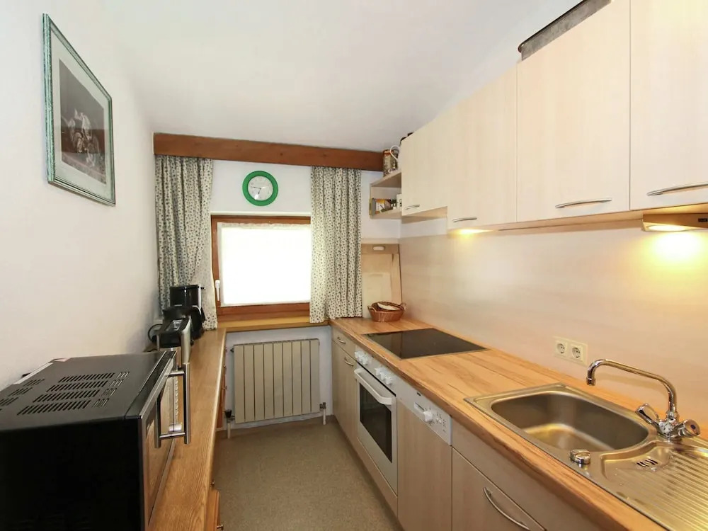 Spacious Apartment In Ramsau Im Zillertal Near Ski Area