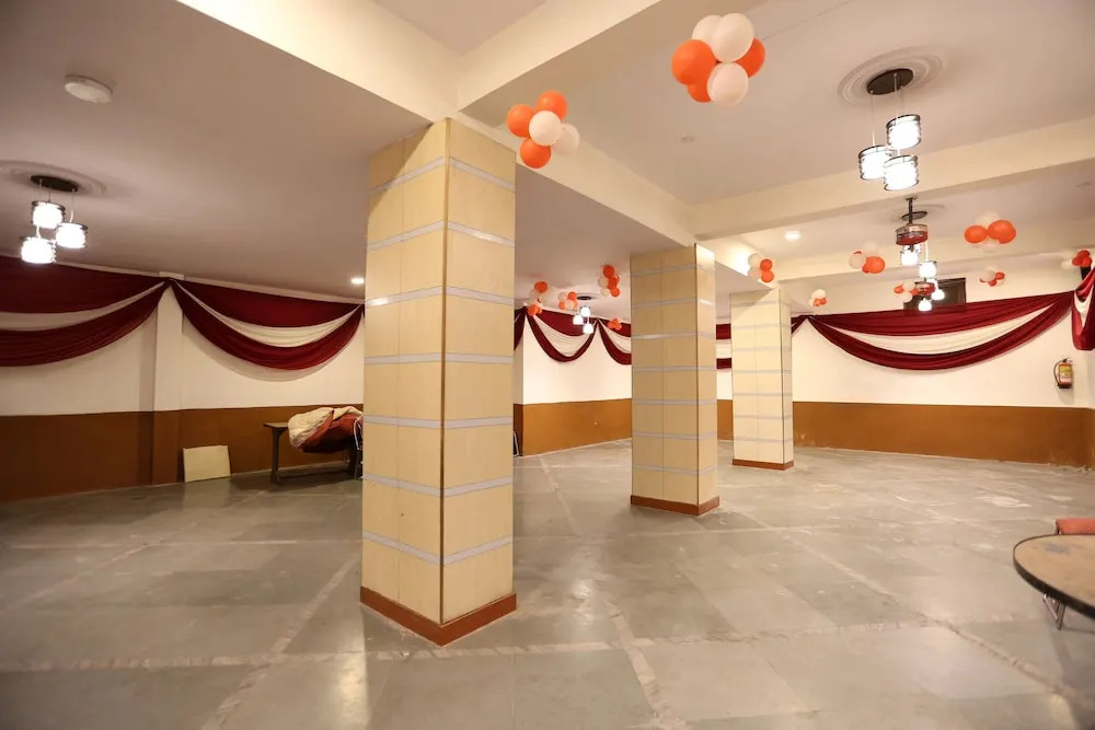 Oyo 8876 Hotel Sarthi