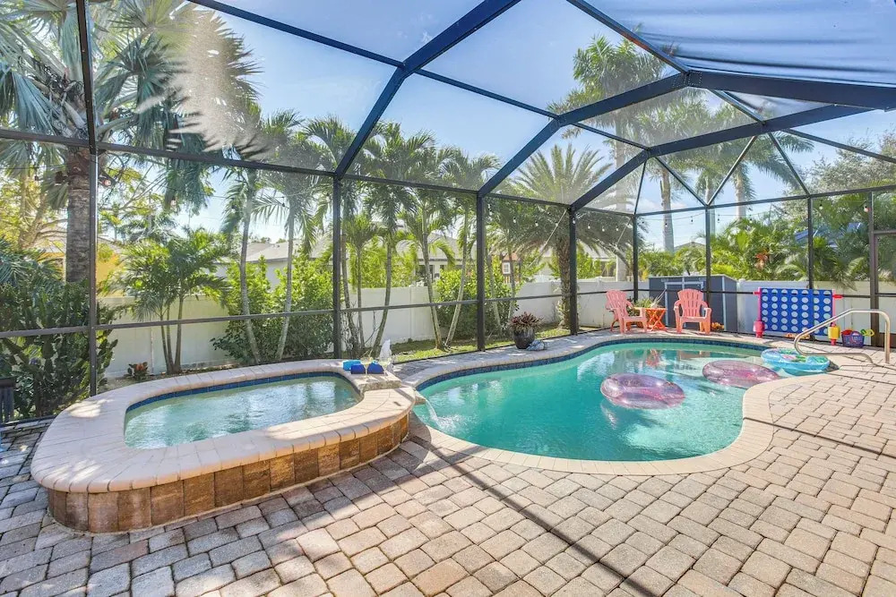Saltwater Pool & Spa! Tropical Cape Coral Retreat