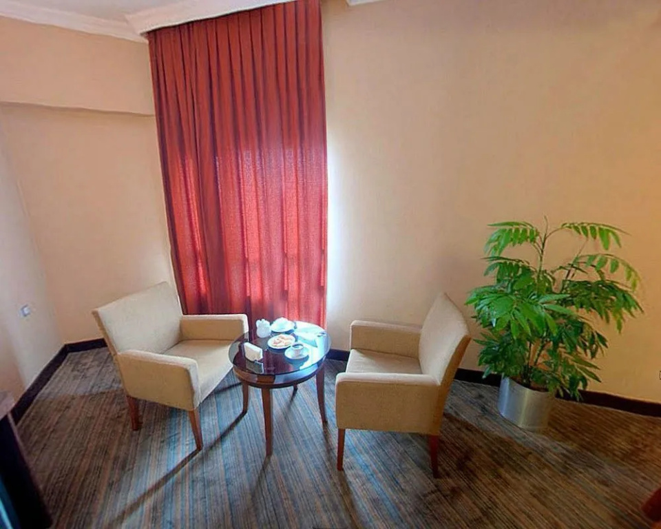 Mom Hotel