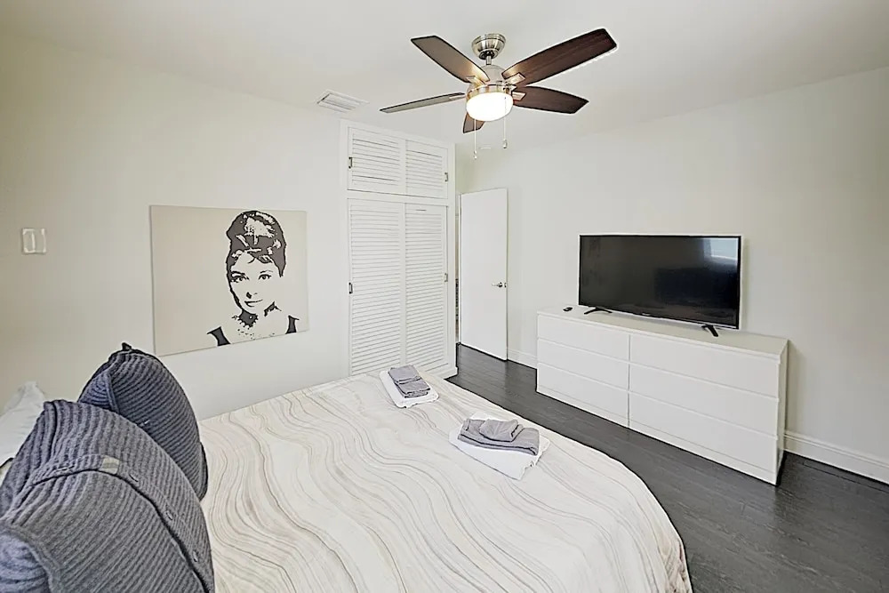 New Listing! Modern Art Haven W/ Pool - Near Beach 3 Bedroom Home