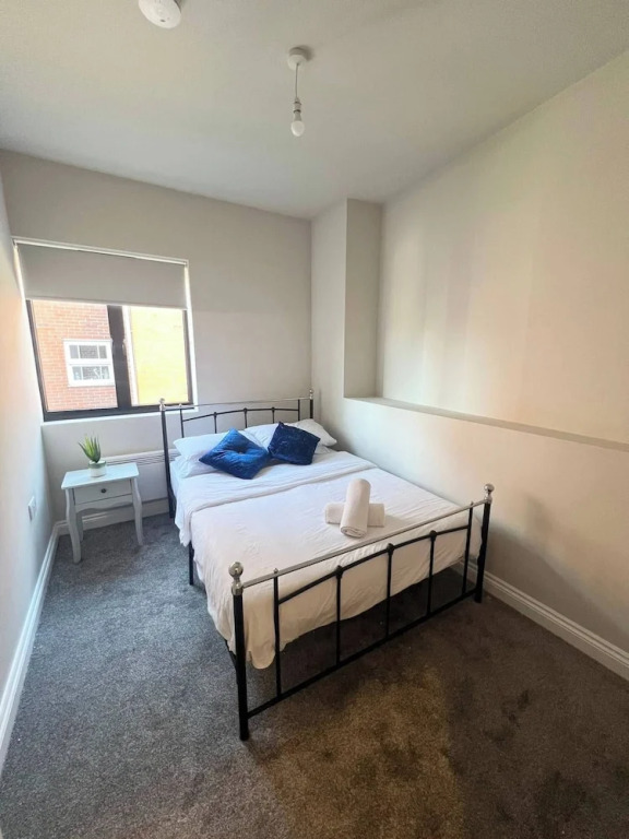 Charming 2-bedroom Apartment in the Heart of Beckenham