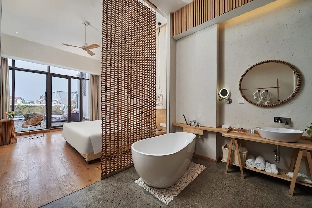 Manli Hotel Shanghai Pudong Airport Branch-Free shuttle buses to Pudong Airport and Disneyland