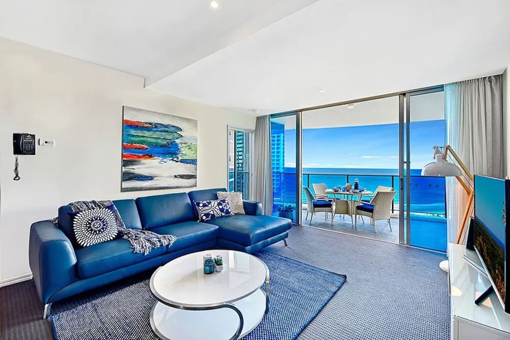 Luxurious Apartment, Heart of Surfers