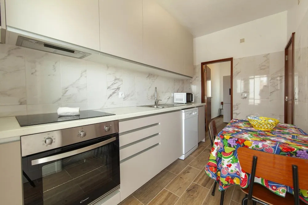 B101 - Abrotea Cozy 2 Bed Apartment in Lagos