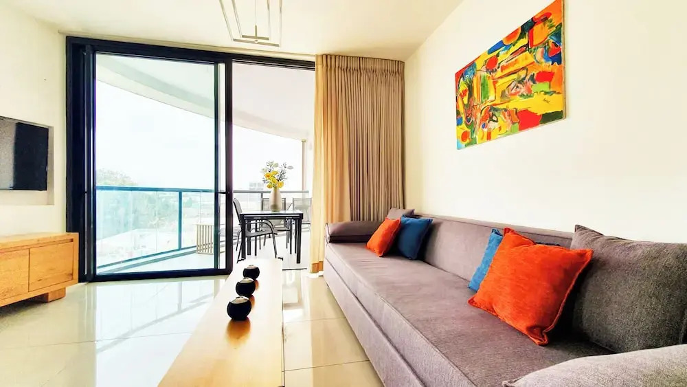 Brand New 2 Bedrooms Near the Beach TL55