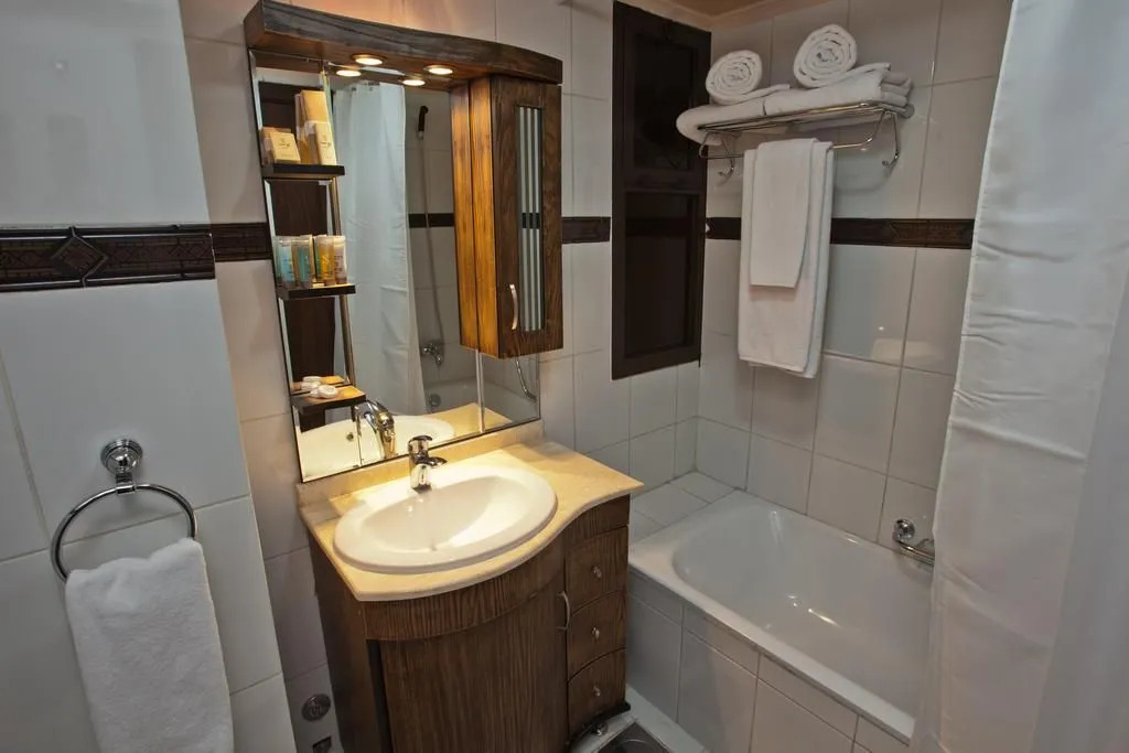 Queens Land Hotel