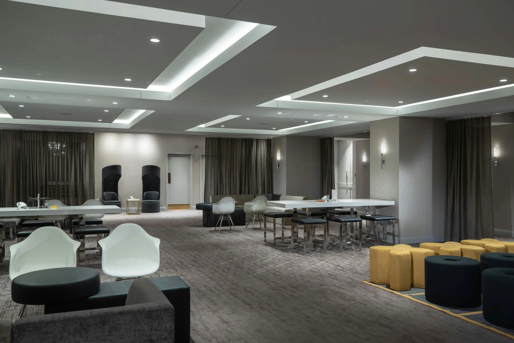 Renaissance Des Moines Savery Hotel