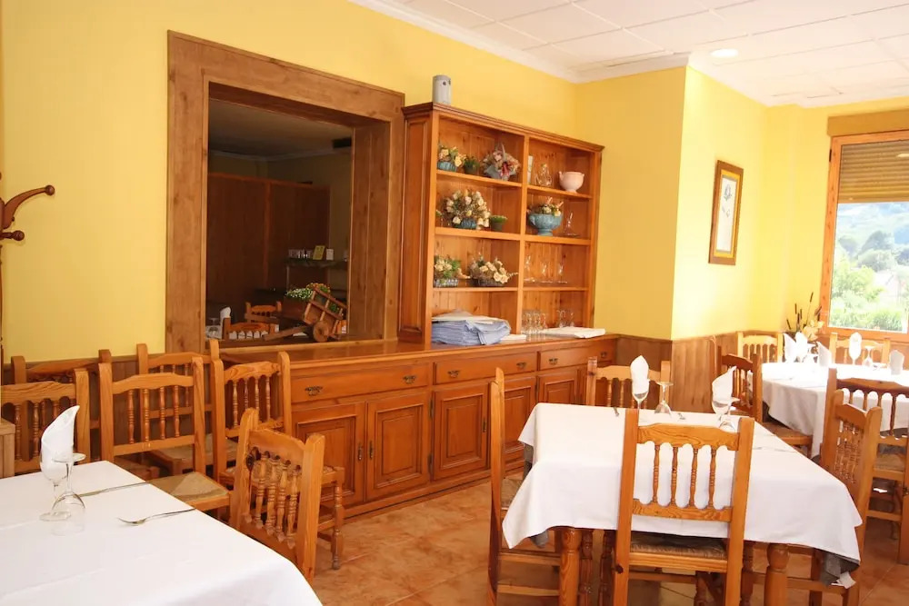 Hotel de Montaña Cueva Ahumada