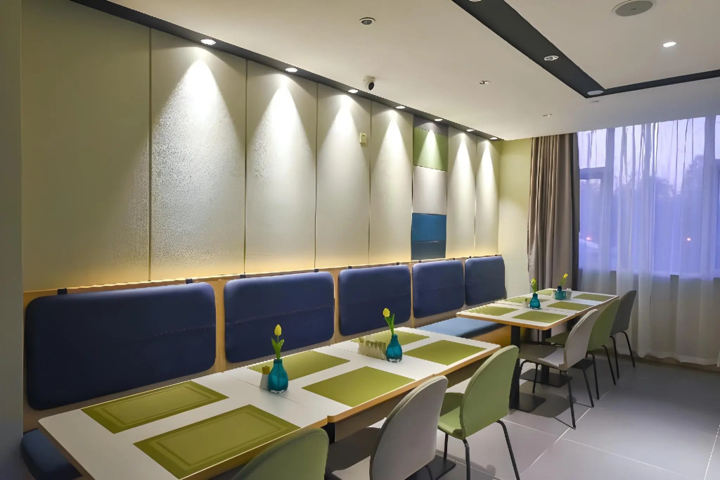 Homeinn Selected Hotel (Wuxi Anzhen East Railway Station RT-Mart)