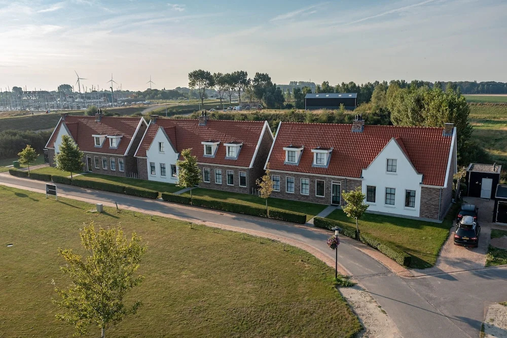 Villa in Colijnsplaat by the Sea & Sauna