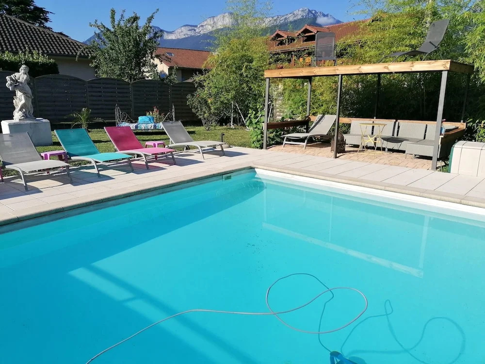 House With 2 Bedrooms in Voreppe, With Wonderful Mountain View, Pool A